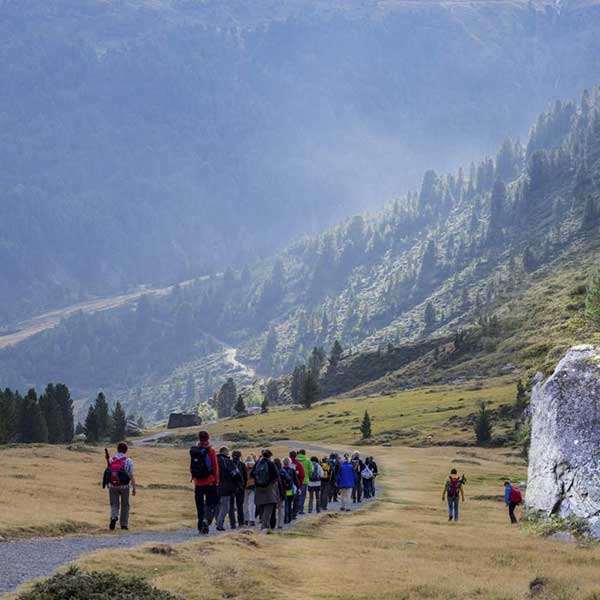 Das Publikum wandert mit - Wandertheater Friedl Vent Ötztal