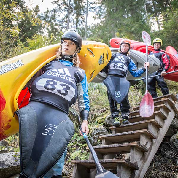 Kayaker auf Stiege - adidas Sickline, Ötz, Ötztal, Tirol