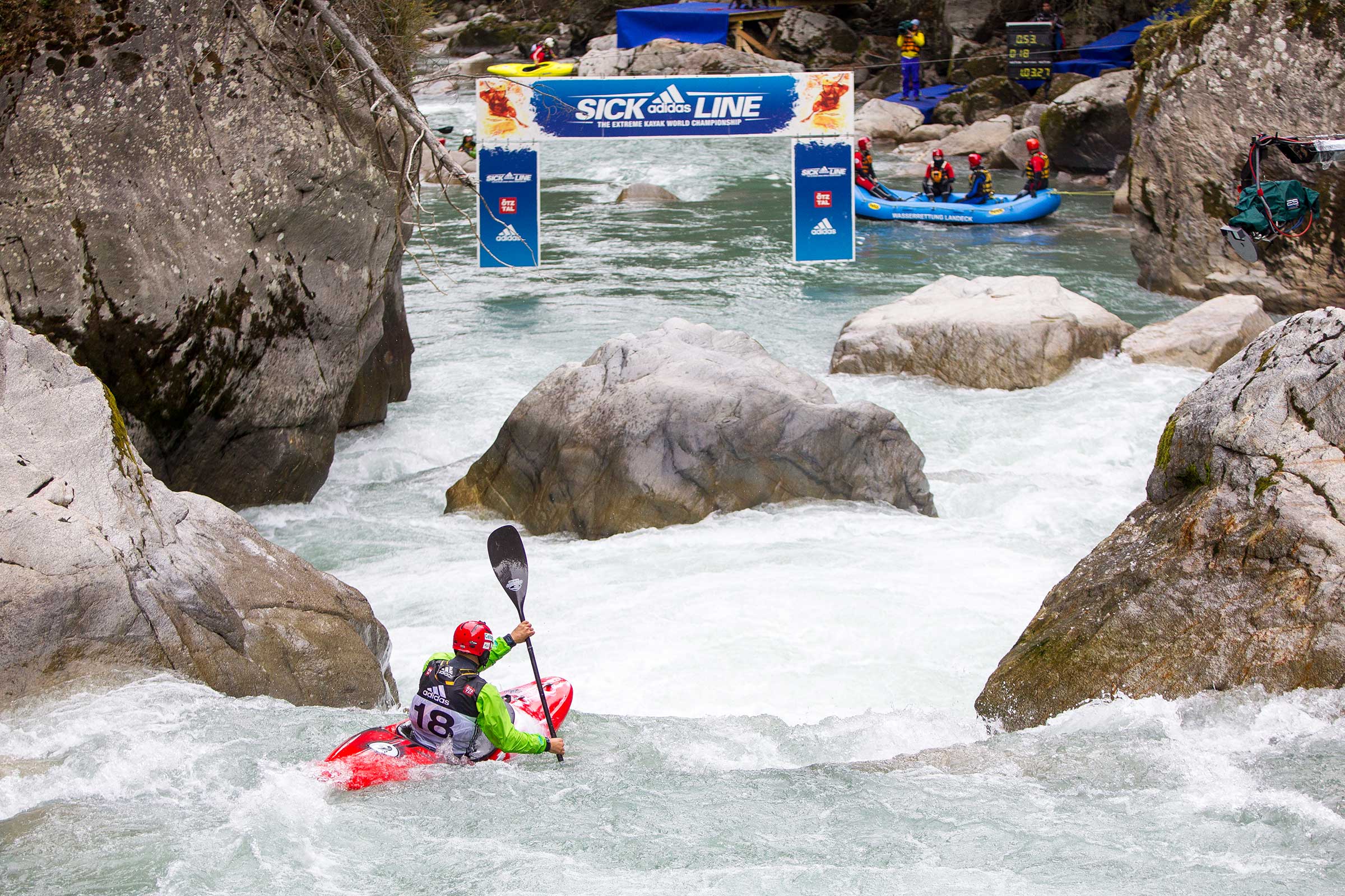 Kajaker hat das Ziel vor Augen - adidas Sickline Ötztal