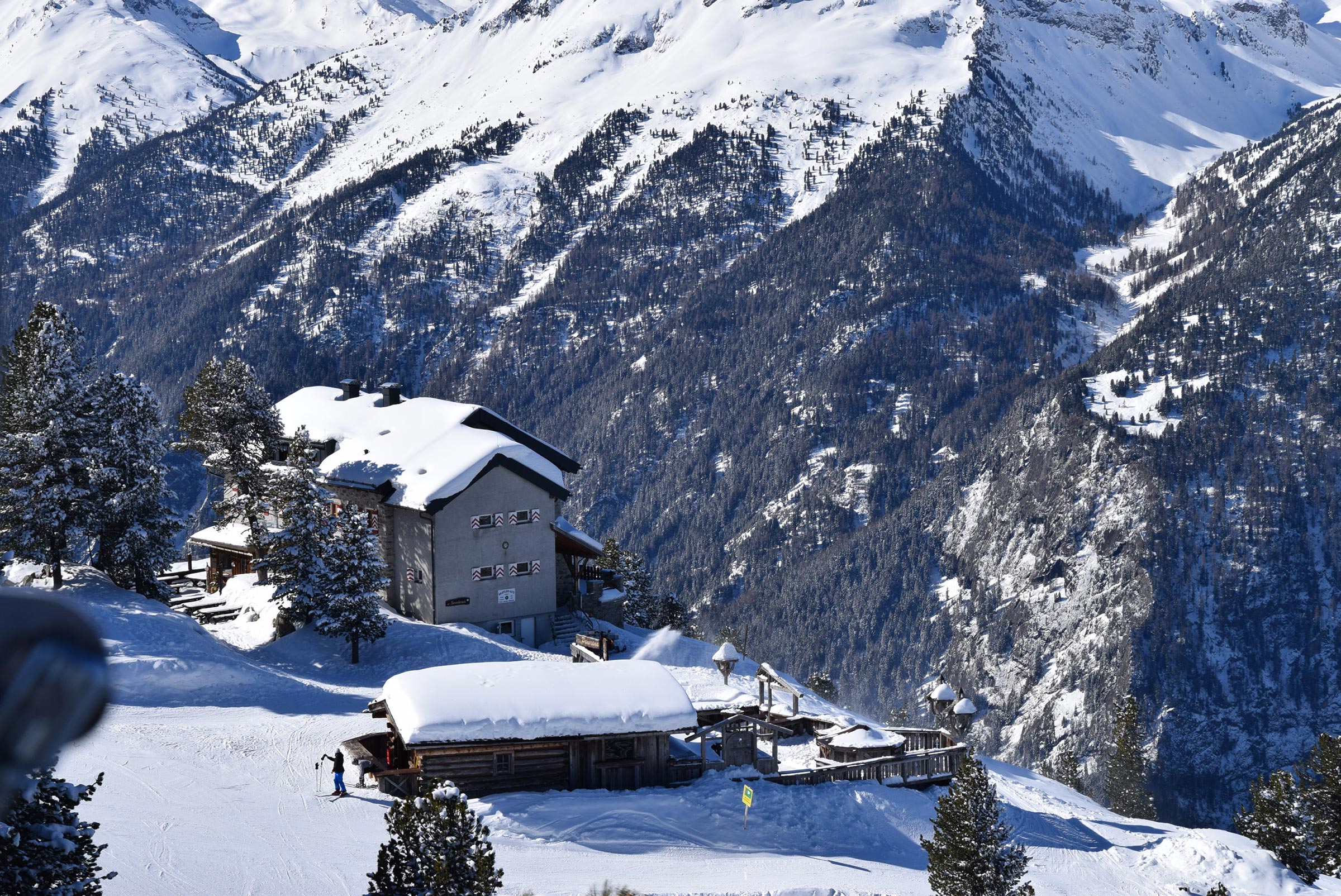 Blick auf Bielefelder Hütte - Skiregion Hochoetz